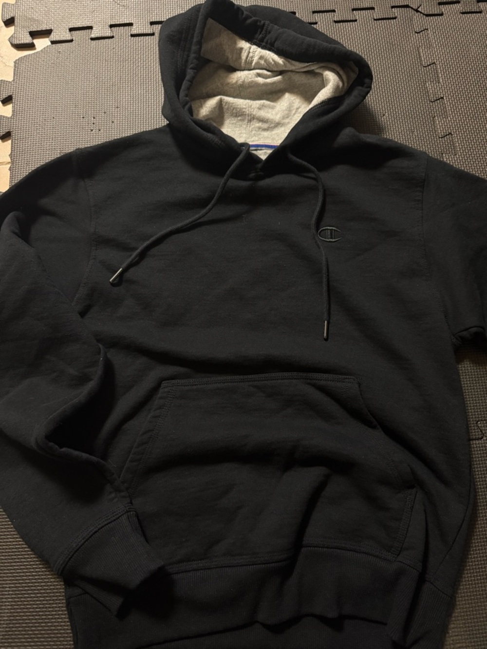 Champion Black Pullover Sweatshirt